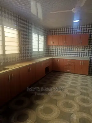 3bdrm Mansion in Executive 3 Bedroom, Tema Metropolitan for rent