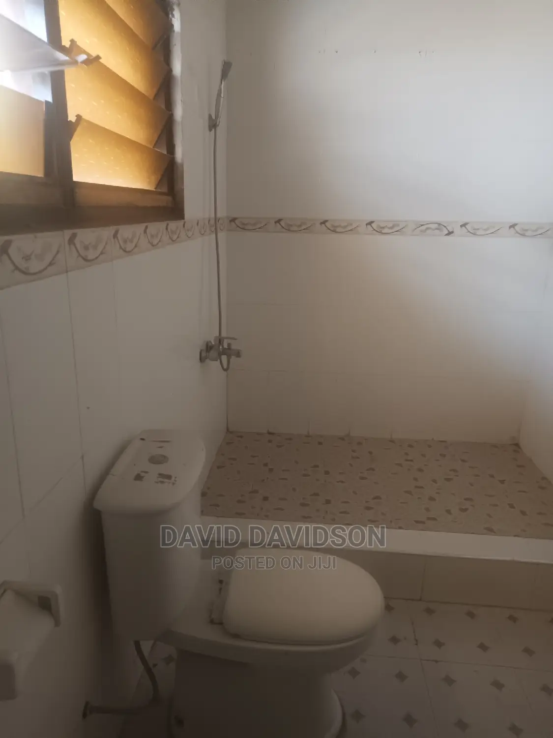 3bdrm Mansion in Executive 3 Bedroom, Tema Metropolitan for rent