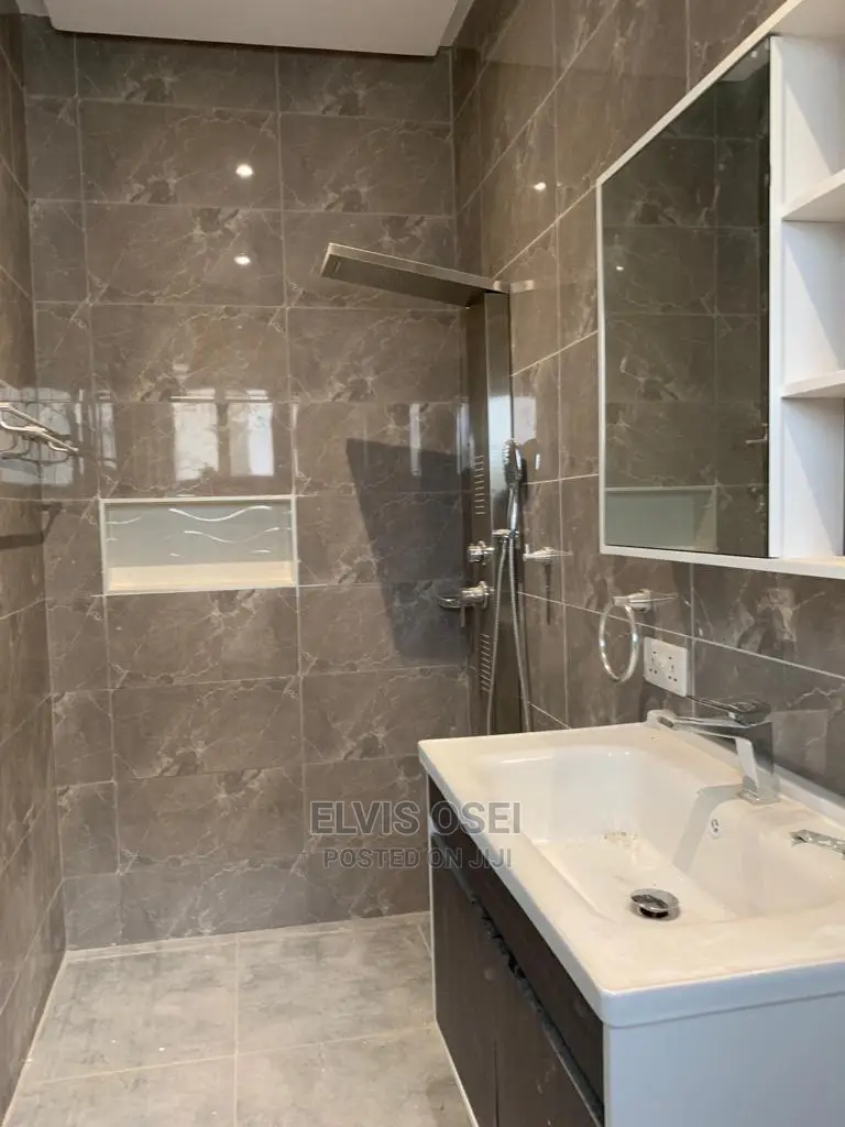 2bdrm Apartment in Adjiringanor, East Legon for sale