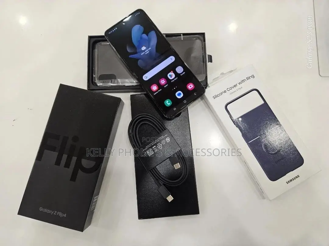 New Samsung Galaxy Z Flip4 256 GB Black