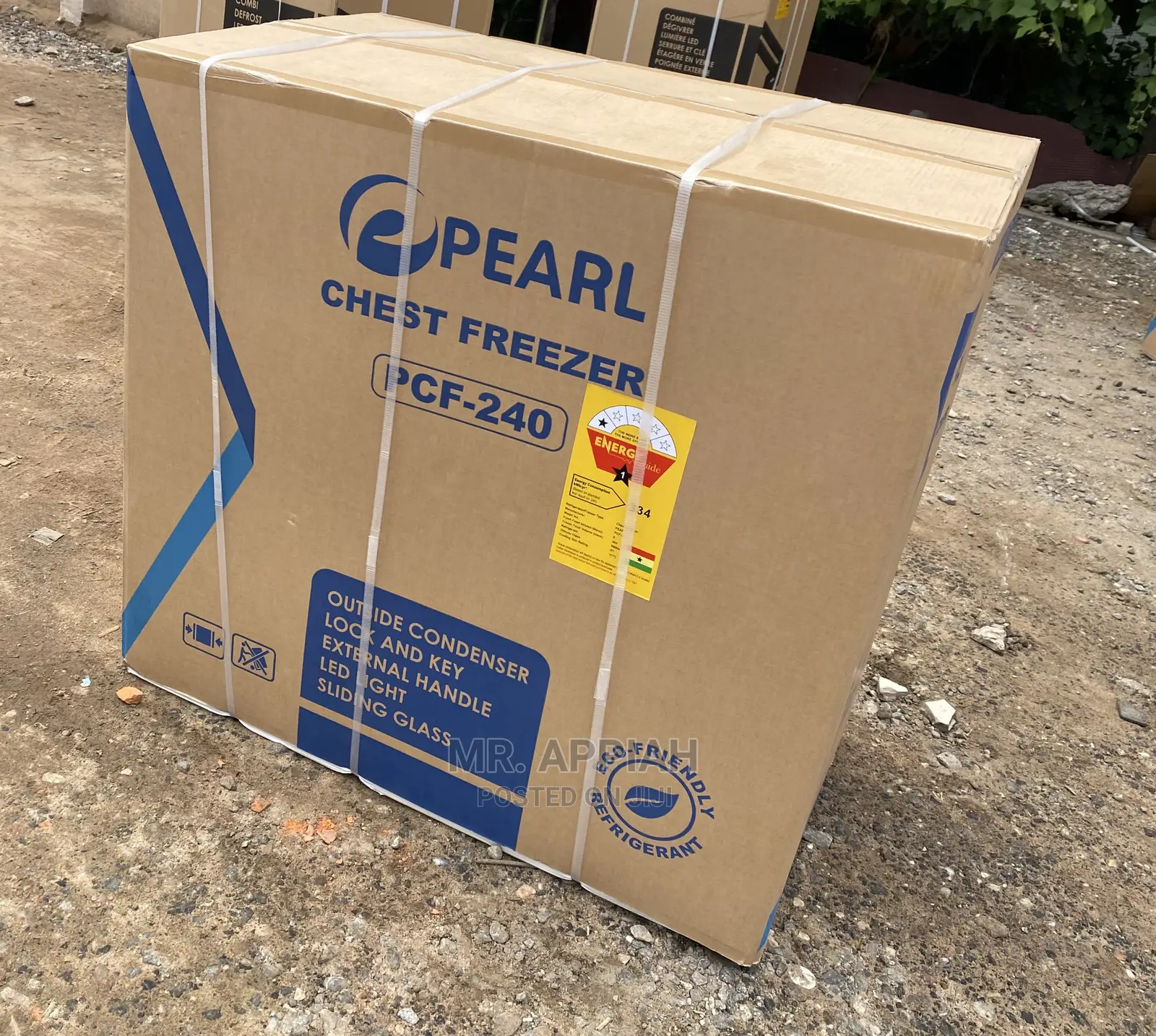 Quality Yet Affordable Pearl PCF-240 1 Door Chest Freezer.