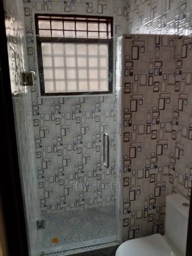 2bdrm Apartment in Center Maria, Kwashieman for rent