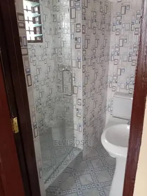 2bdrm Apartment in Center Maria, Kwashieman for rent