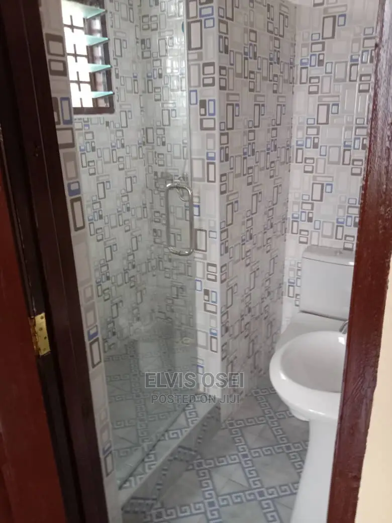 2bdrm Apartment in Center Maria, Kwashieman for rent