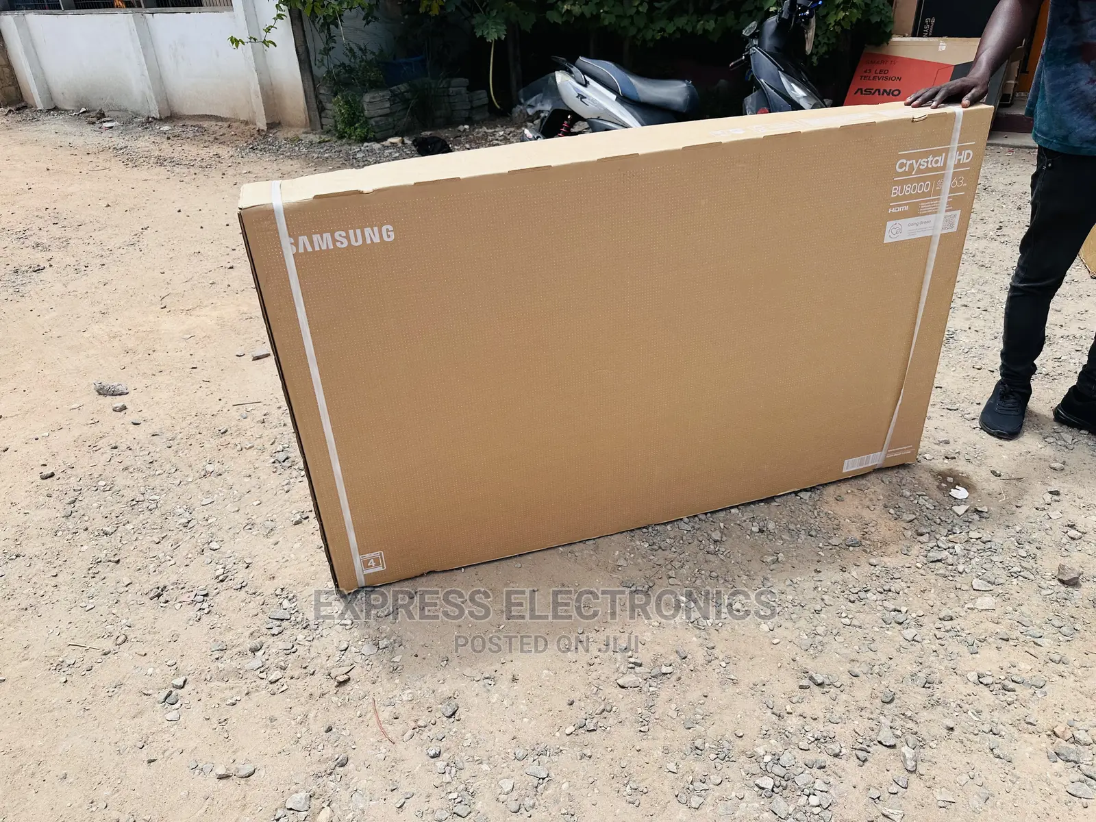  Crystal Processor UHD Samsung 65”Bu8000 Tv