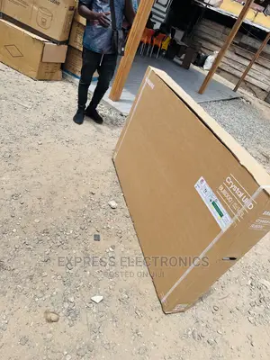 Glossy Black Slim UHD Smart 65”Bu8000 Samsung HDR