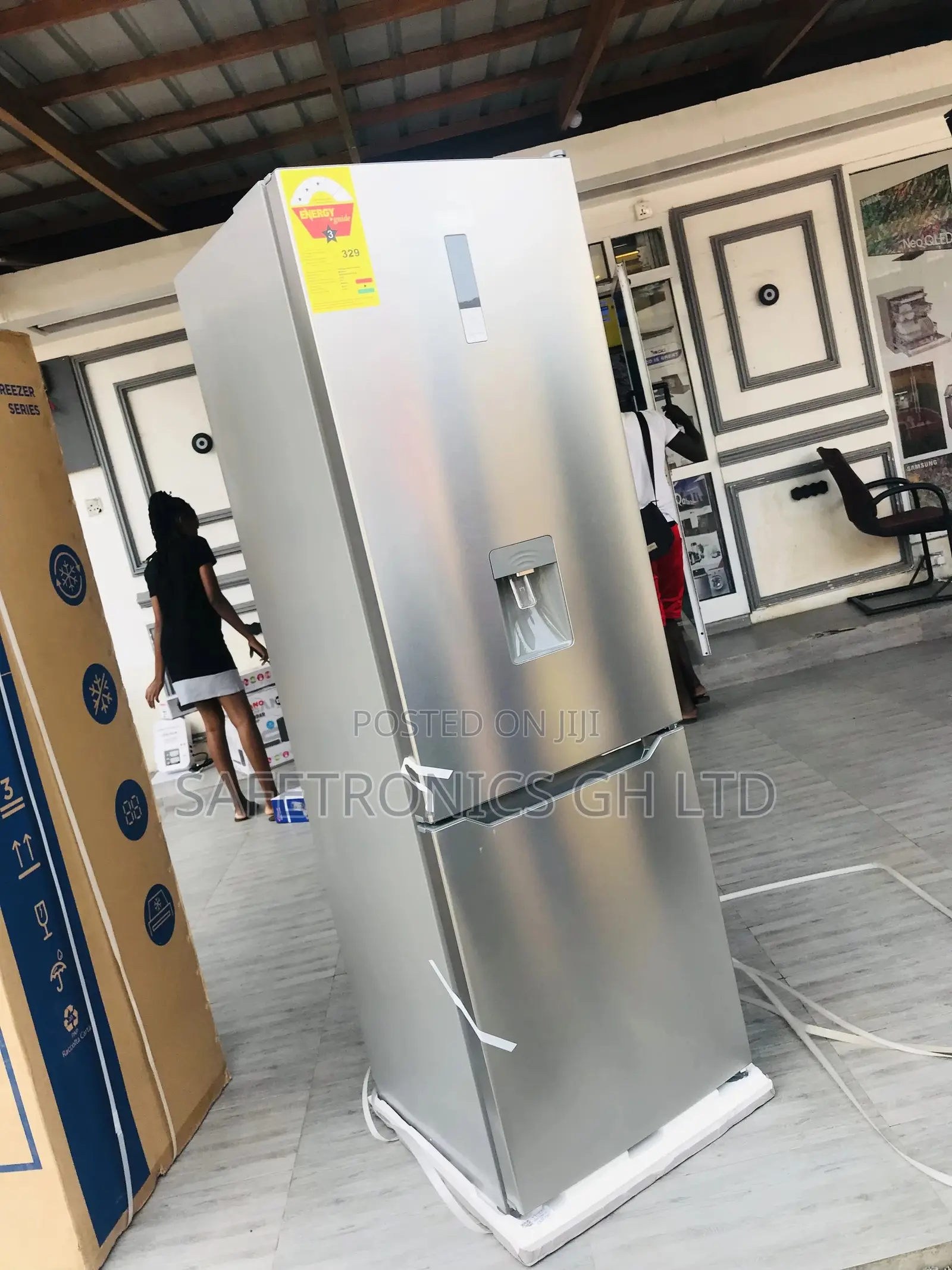 Grab Doubledoor Midea 302 Liter Bottomfreezer Fridge