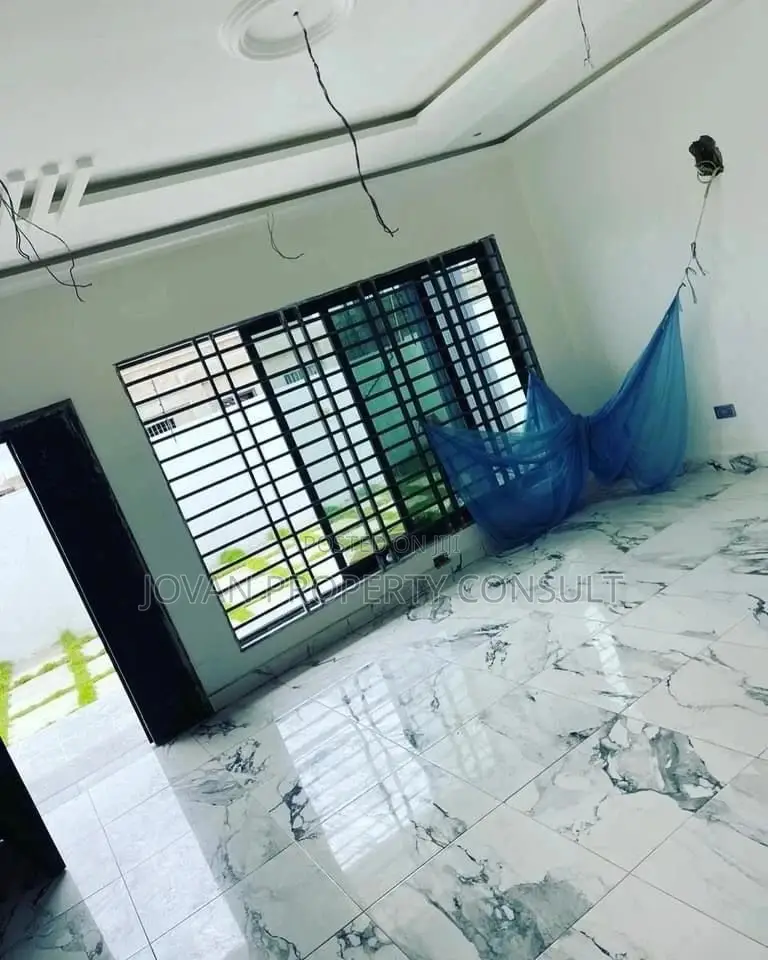 3bdrm House in Pokuase Odumasi, Ga South Municipal for sale