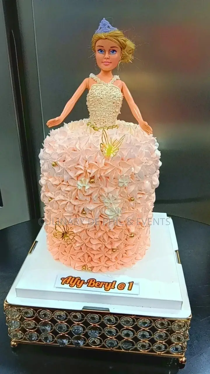 Doll Theme Cake