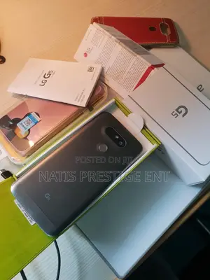 New LG G5 32 GB Gold