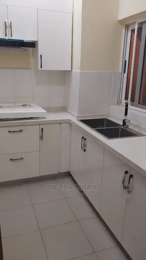 4bdrm Duplex in Community 25, Tema Metropolitan for sale