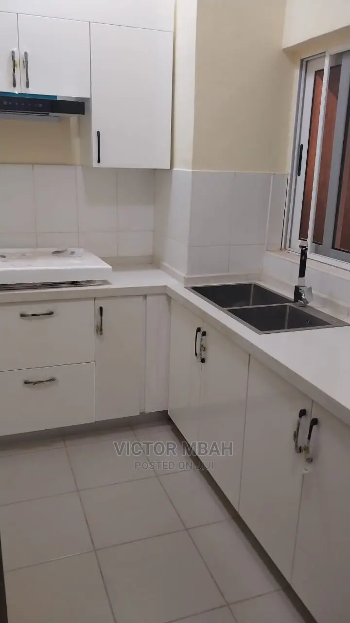 4bdrm Duplex in Community 25, Tema Metropolitan for sale