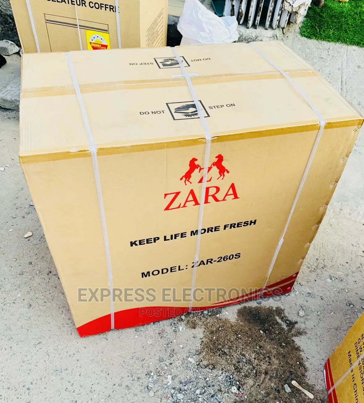 Exclusive Design Zara -260s. 200 Litres Freezer Chest