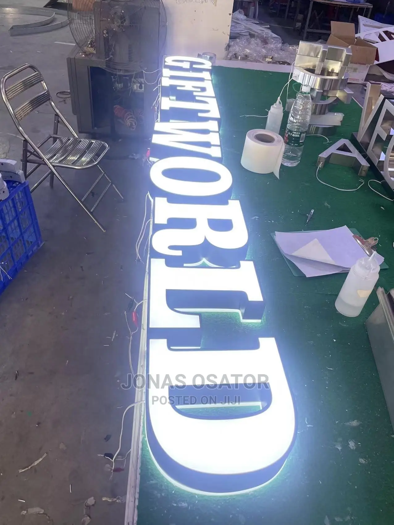 3d and 2d Signages