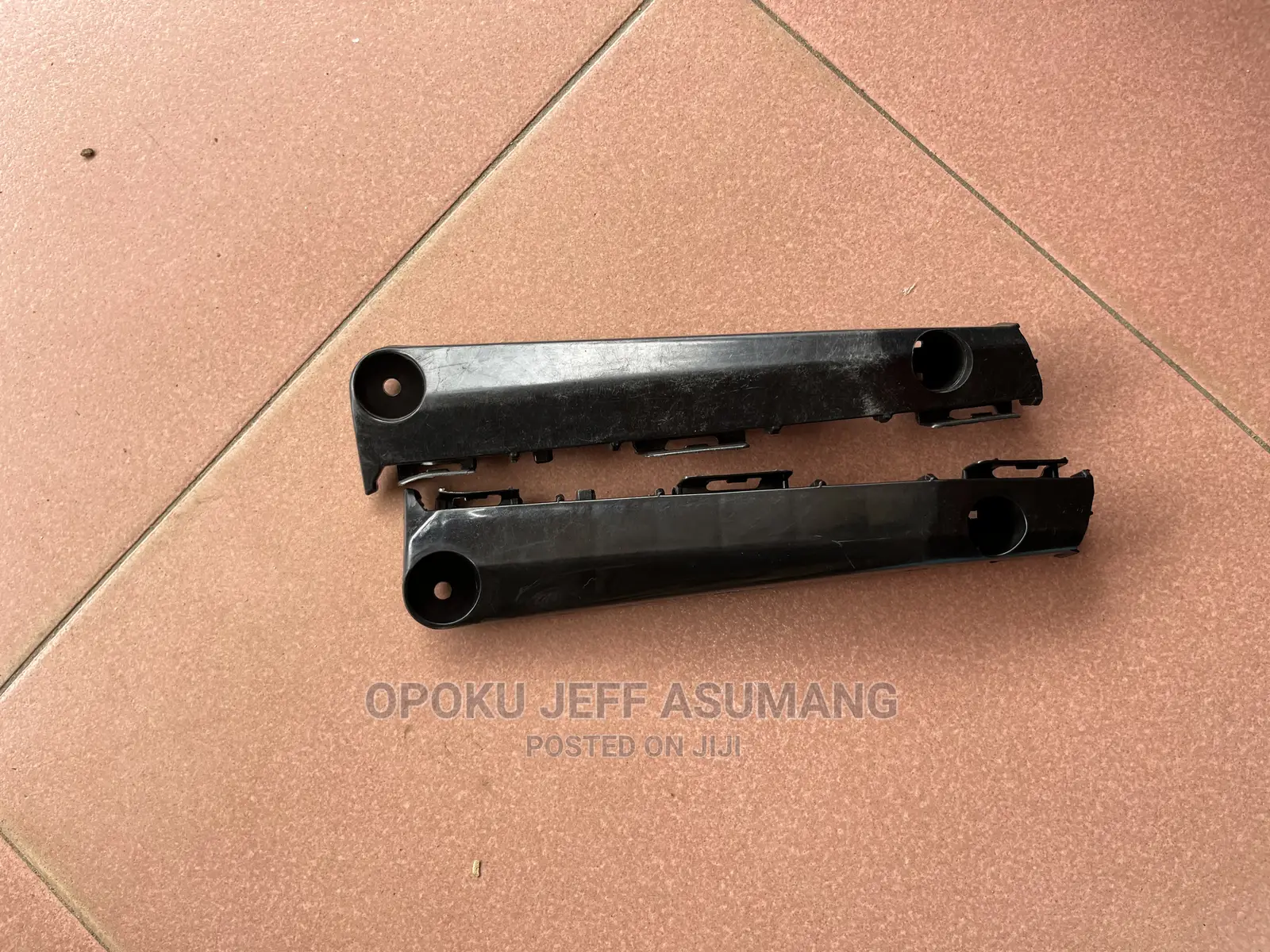 Camry Spider Fender Lock / Bracket