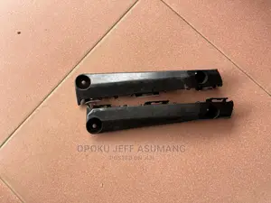 Camry Spider Fender Lock / Bracket