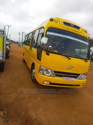 Hyundai County 2014 Yellow