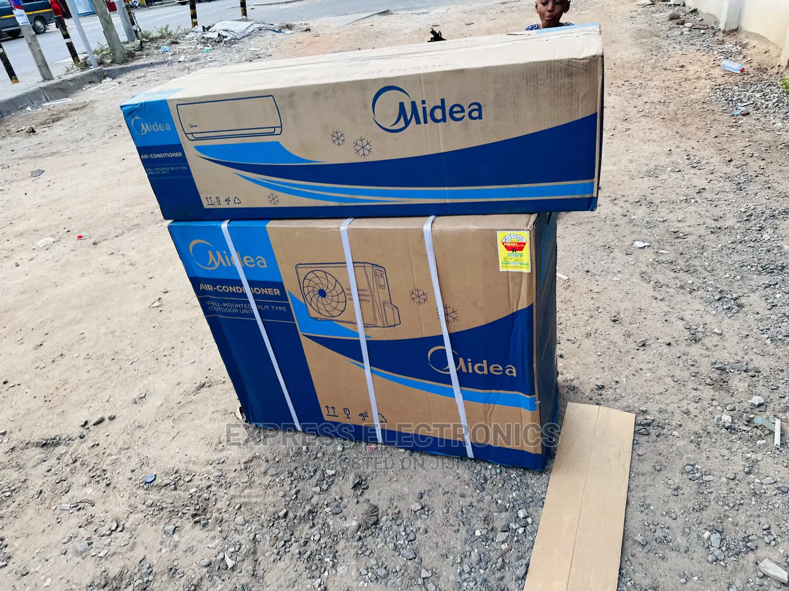 Exclusive Design Midea Split Inverter 2.5hp AC White