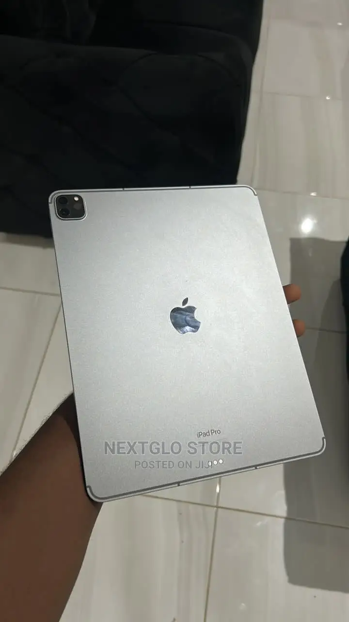 Apple iPad Pro 12.9 (2022) 2 TB Silver