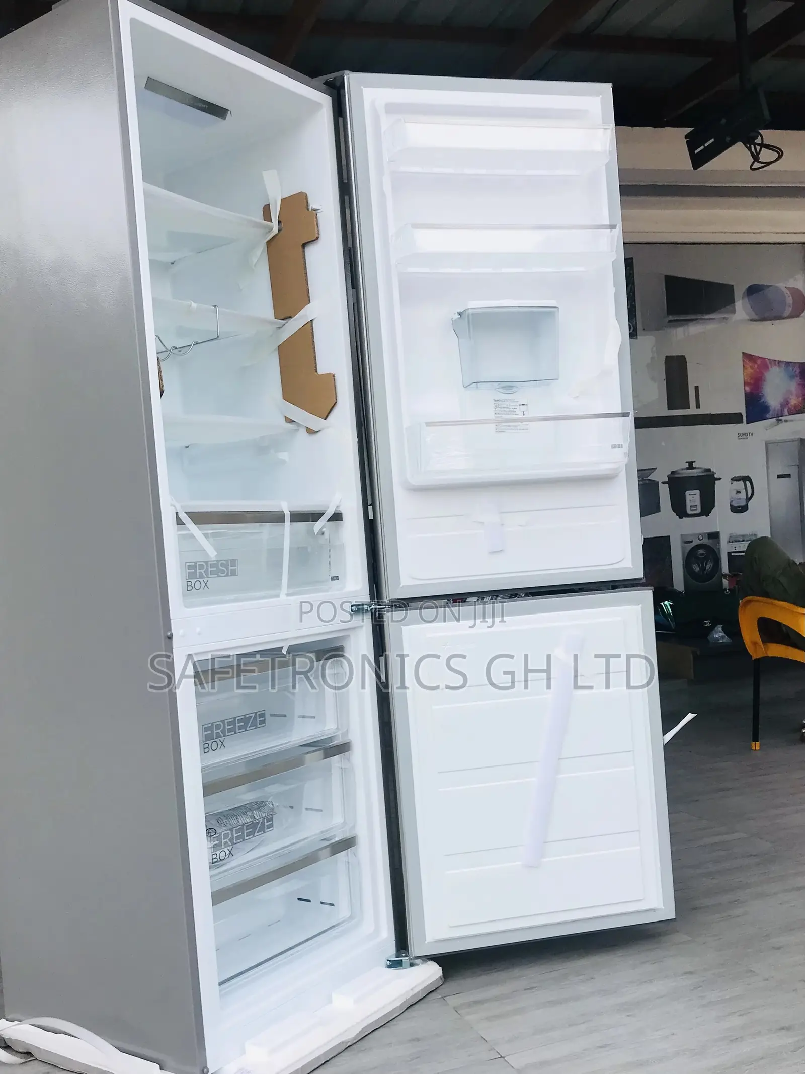 Doubledoor Elegant Bottomfreezer Midea 302 Liters Fridge