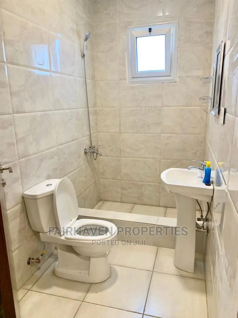 Furnished 10bdrm Block of Flats in West Land Blv, Accra Metropolitan