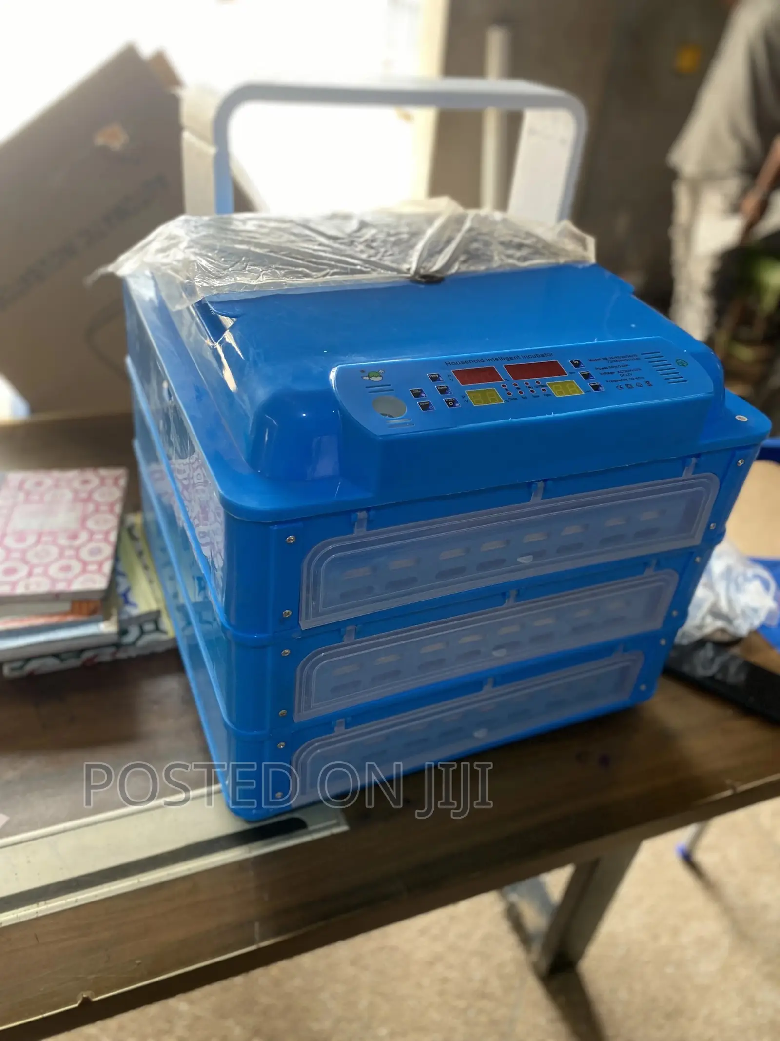 Automatic Incubator (204 Egg Capacity )