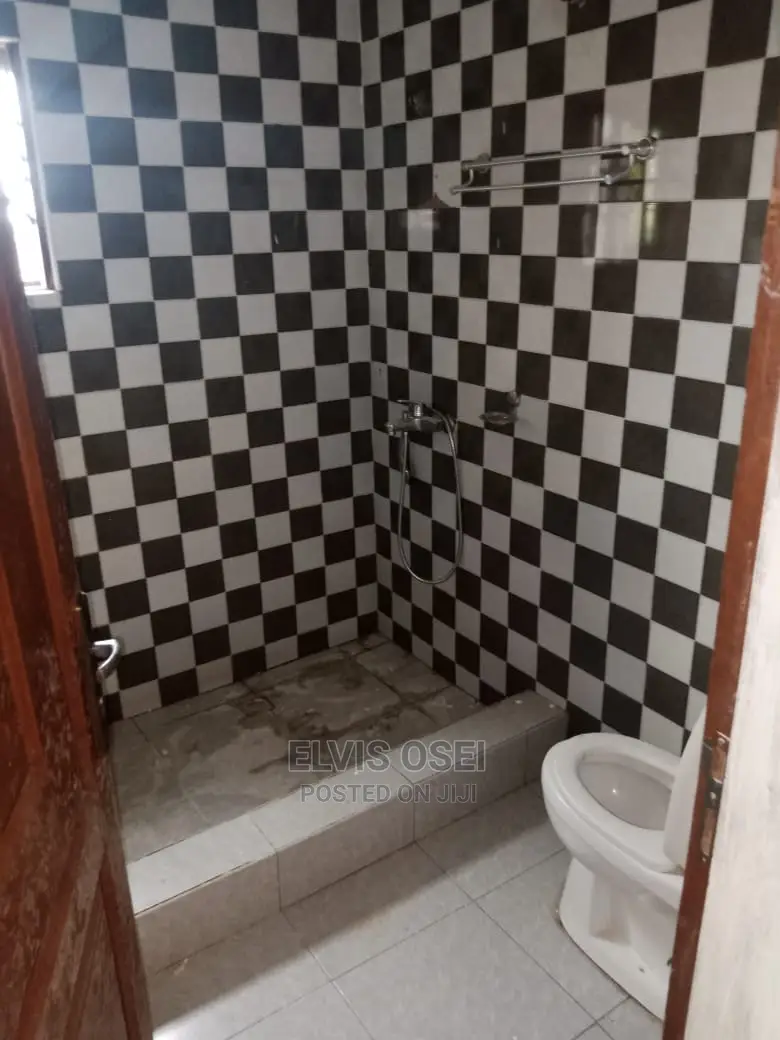 2bdrm Apartment in Scc, Weija for rent