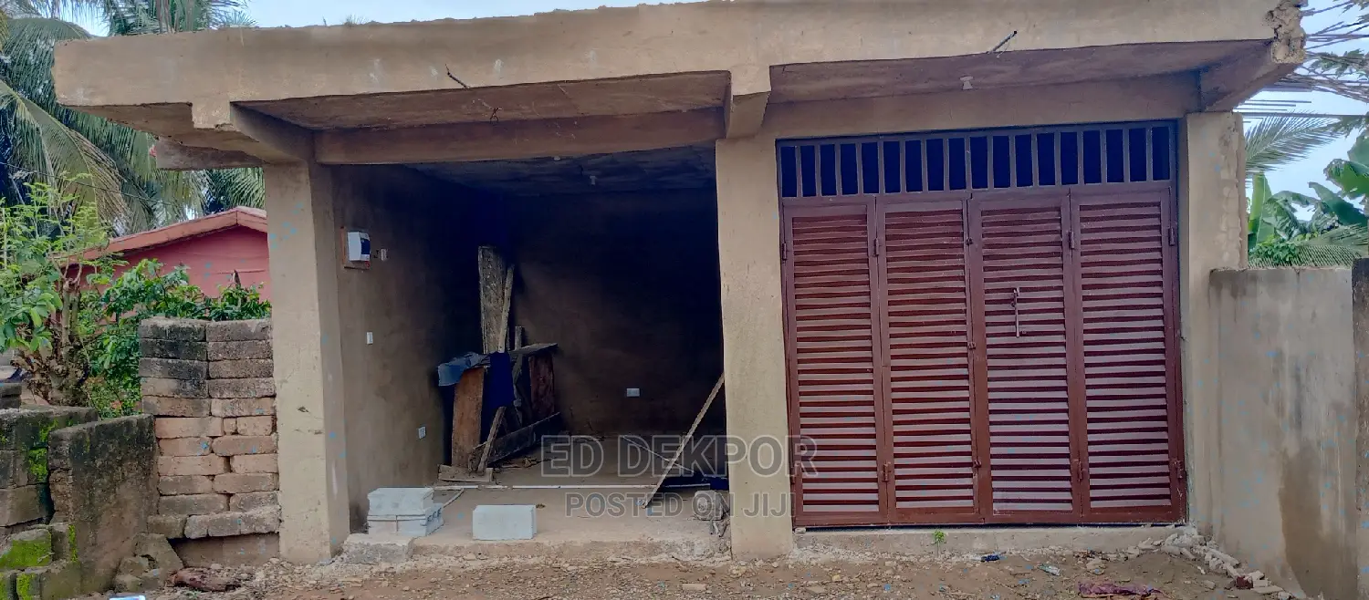 Store Metal Gate