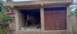 Store Metal Gate