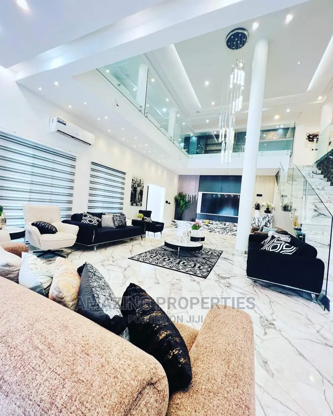 10bdrm House in East Legon for sale
