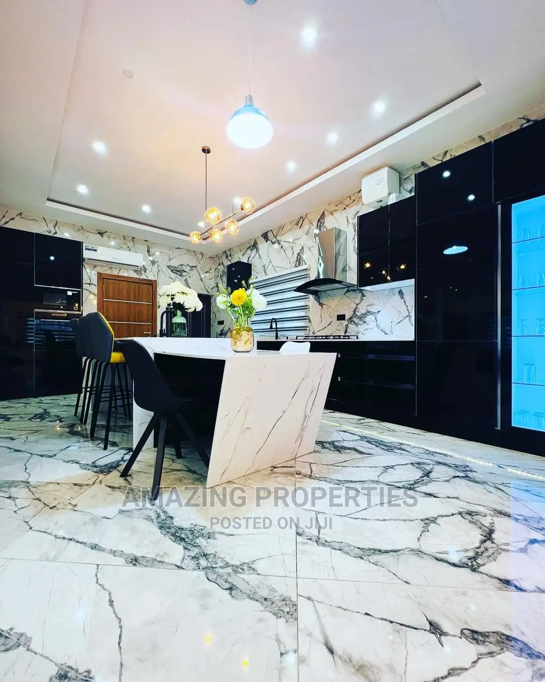 10bdrm House in East Legon for sale