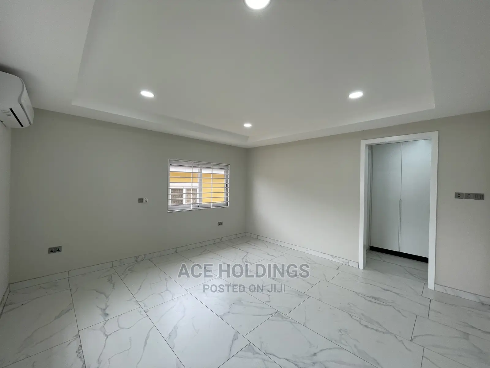 4bdrm Mansion in Round About, Tseaddo for sale