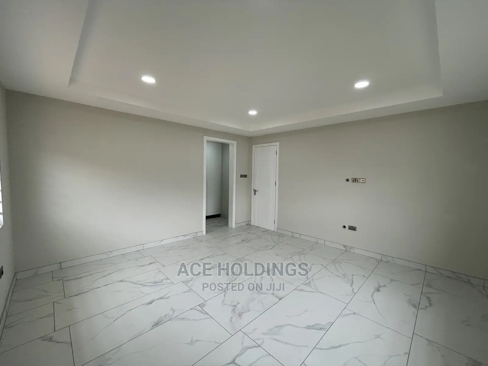 4bdrm Mansion in Round About, Tseaddo for sale