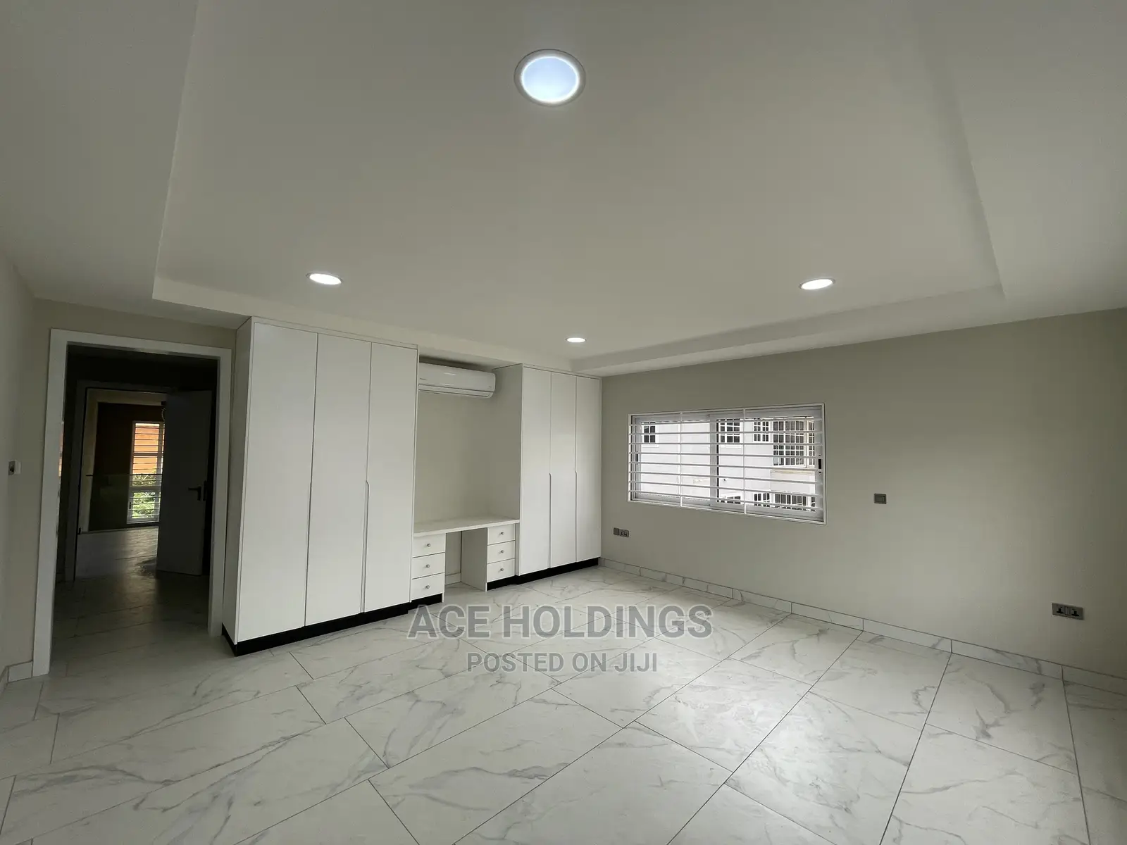 4bdrm Mansion in Round About, Tseaddo for sale