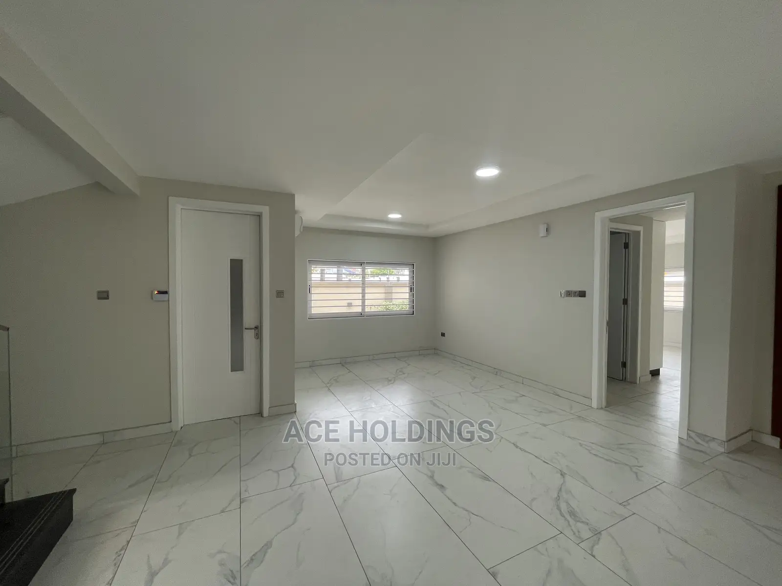 4bdrm Mansion in Round About, Tseaddo for sale