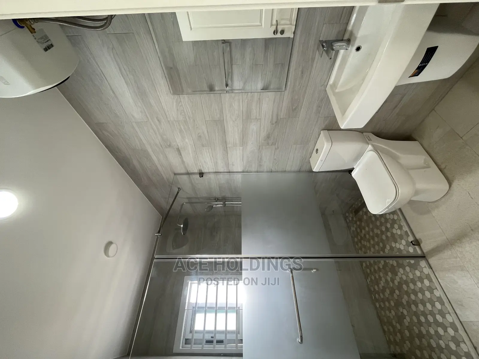3bdrm House in East Airport, Tseaddo for sale