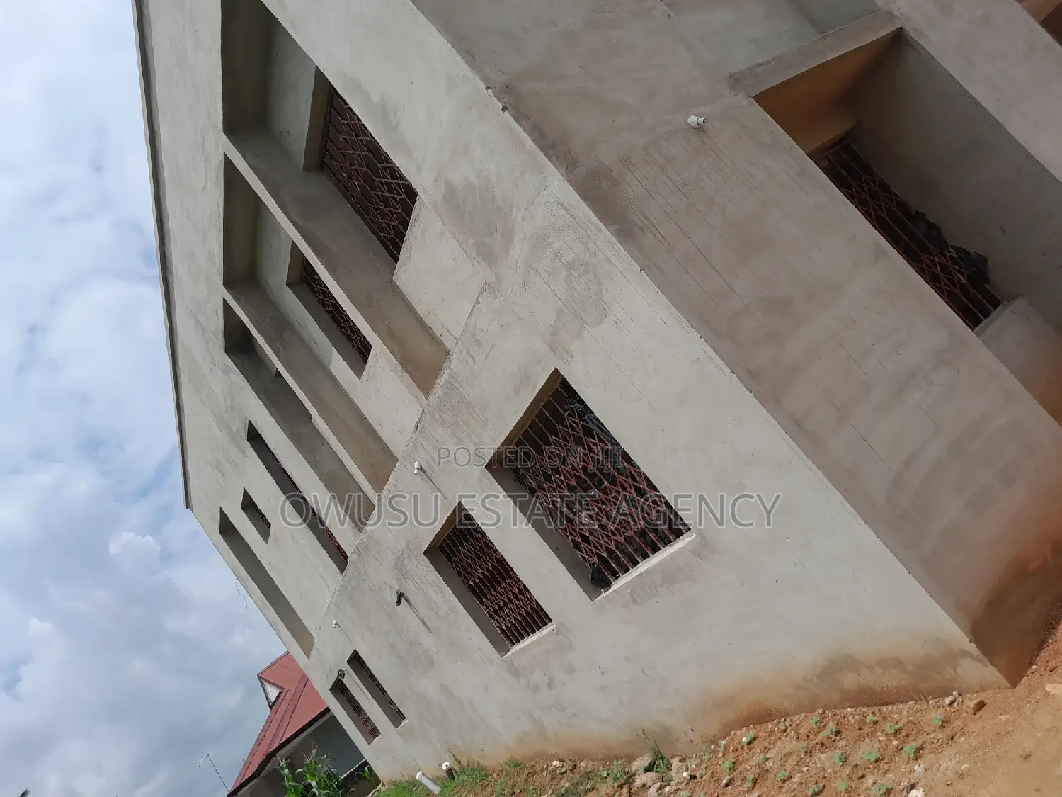 7bdrm House in Appiadu Apimso, Kumasi Metropolitan for sale