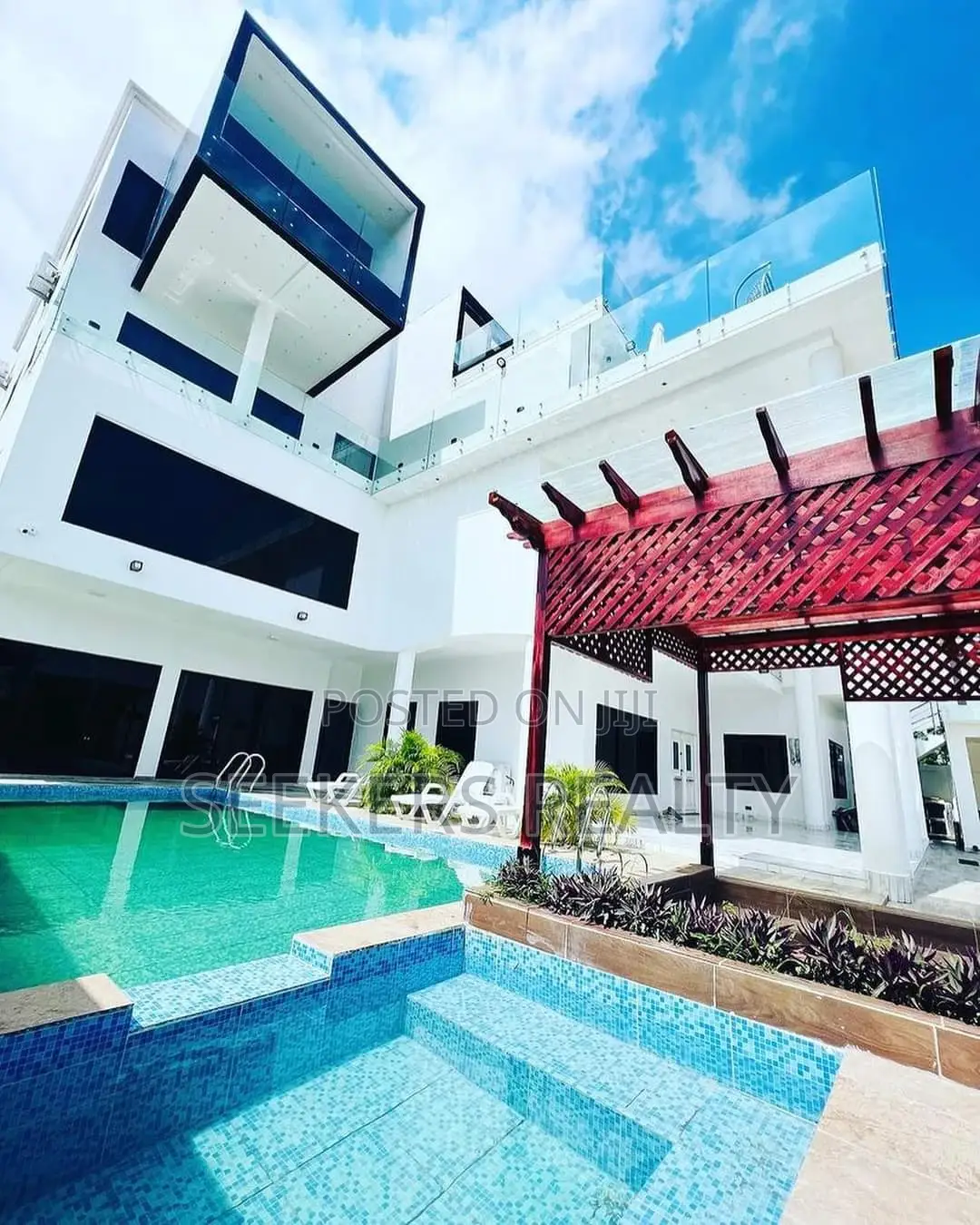 Furnished 10bdrm Mansion in Seekers Realty, Accra Metropolitan for sale
