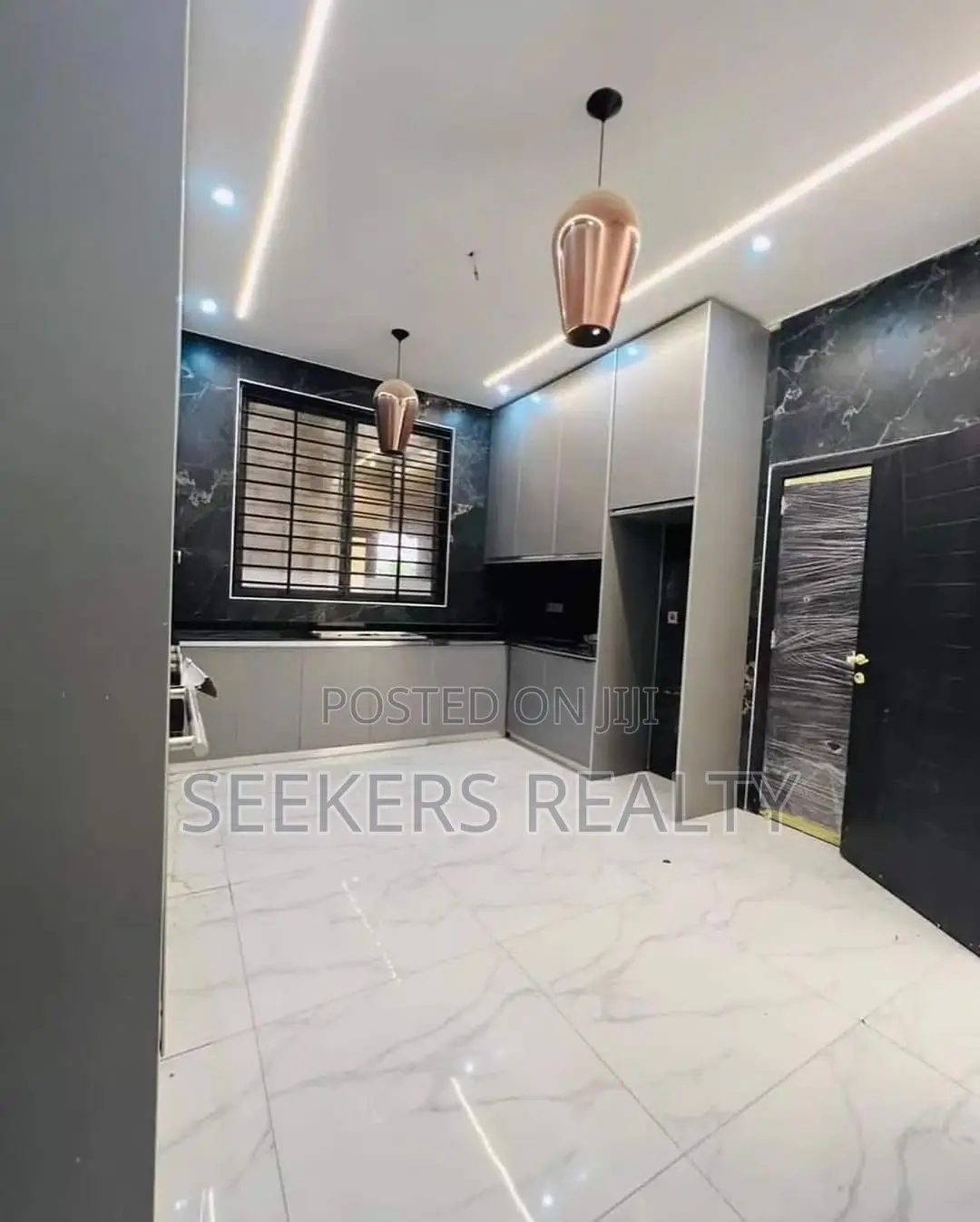 4bdrm House in Seekers Realty, Achimota for sale
