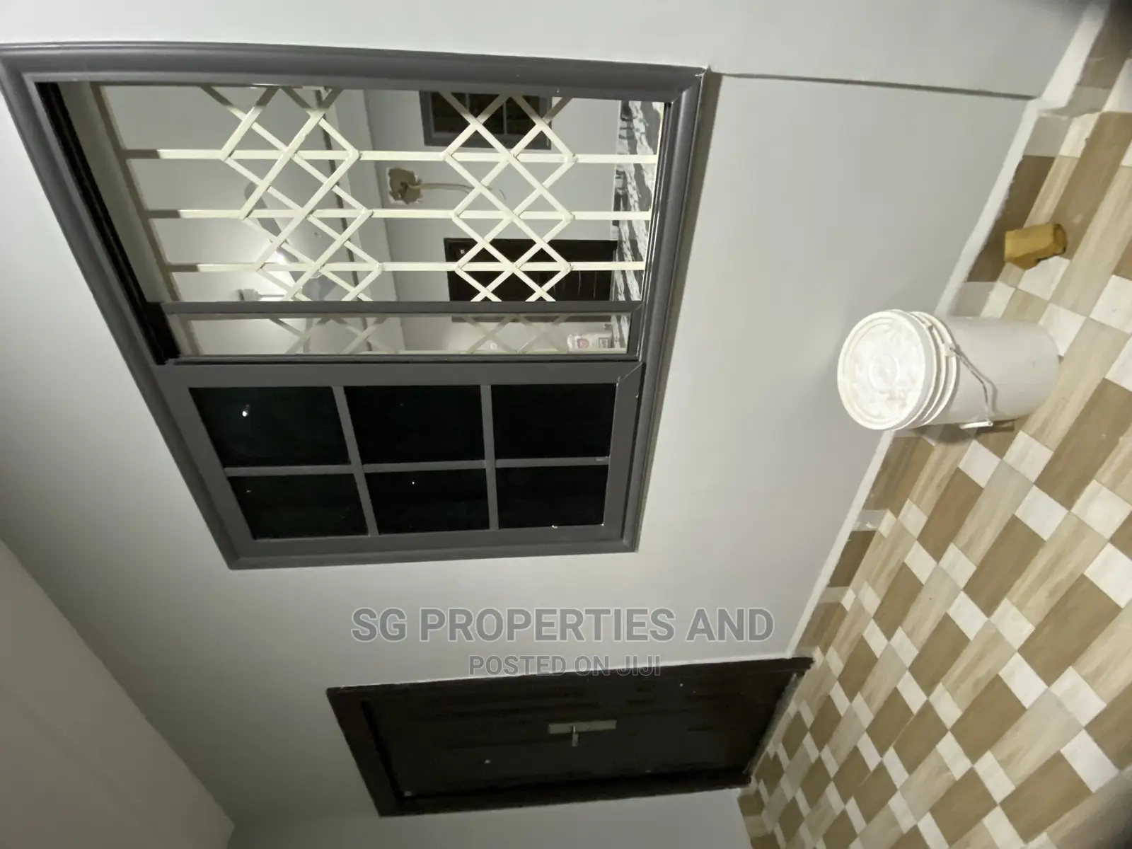 2bdrm Apartment in Kings Courts, Tema Metropolitan for rent