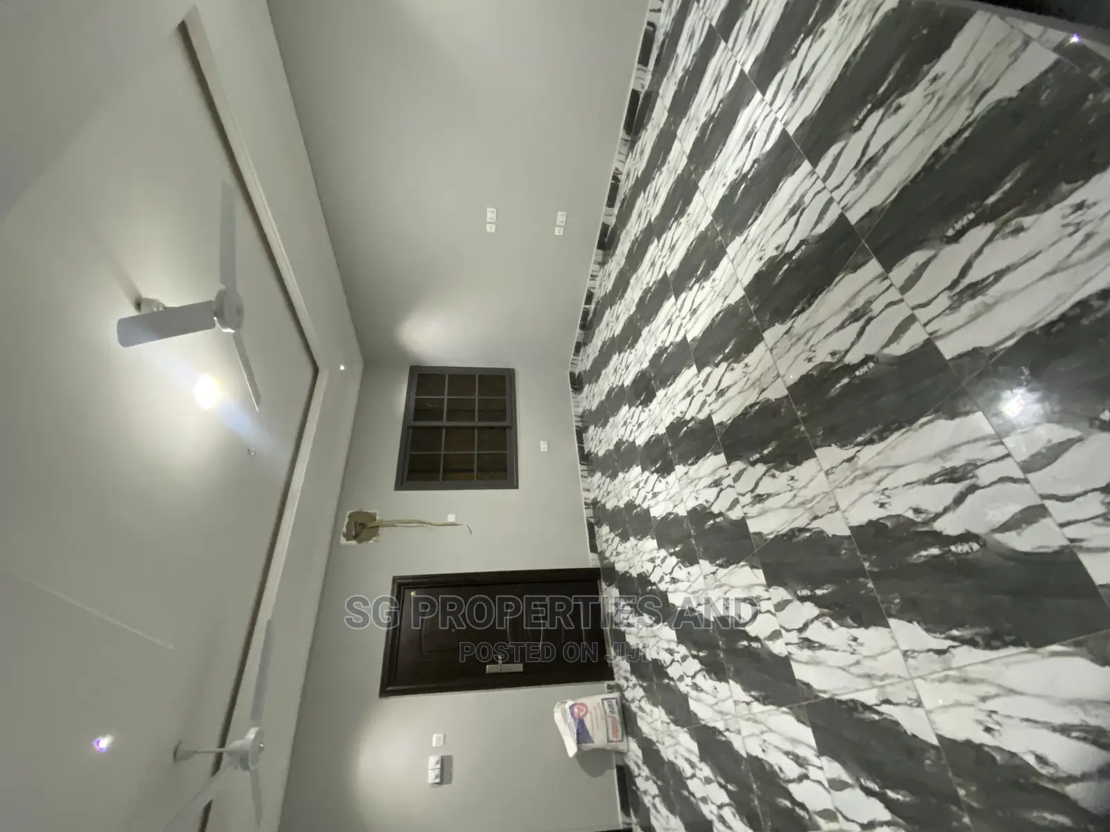 2bdrm Apartment in Kings Courts, Tema Metropolitan for rent