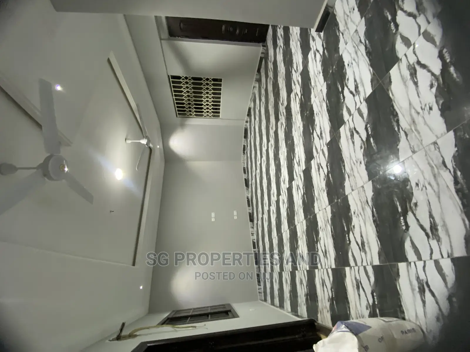 2bdrm Apartment in Kings Courts, Tema Metropolitan for rent