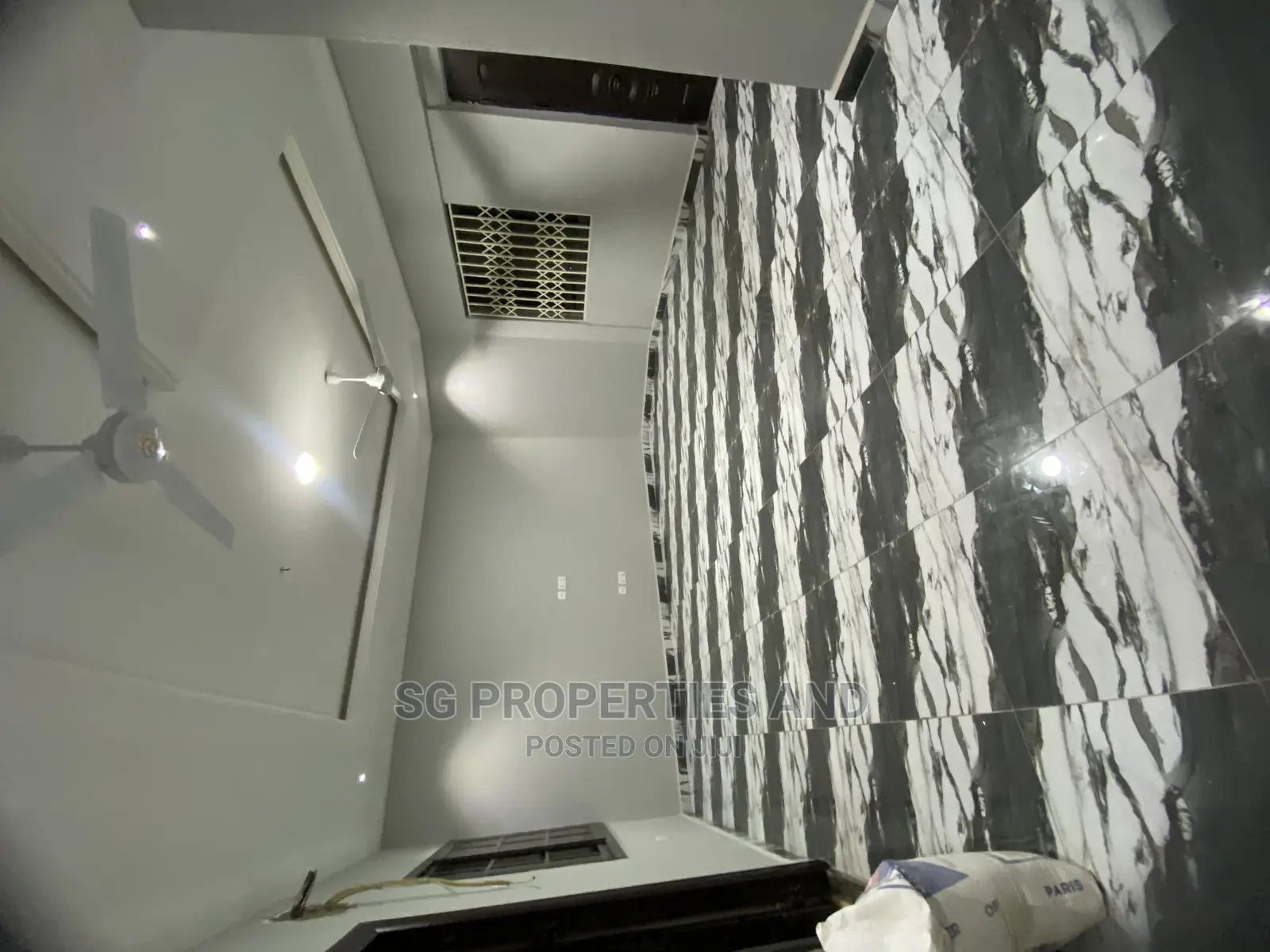 2bdrm Apartment in Kings Courts, Tema Metropolitan for rent