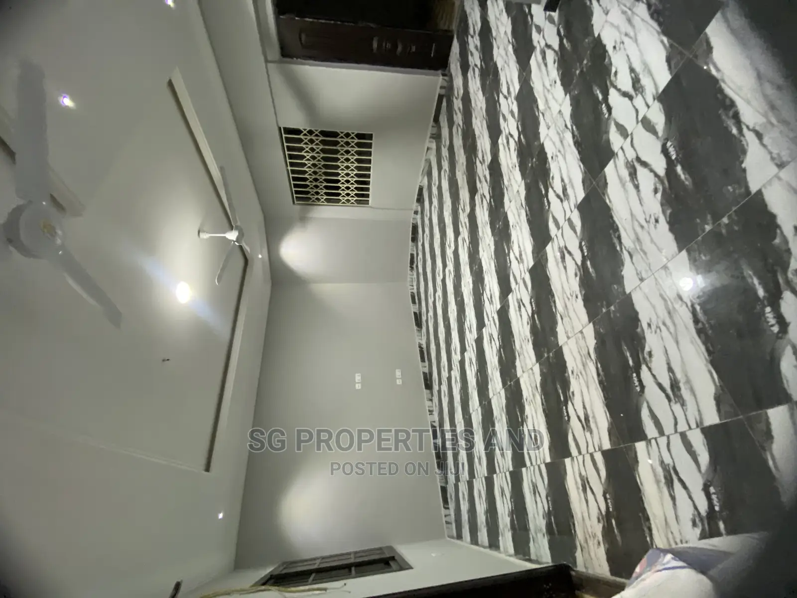 2bdrm Apartment in Kings Courts, Tema Metropolitan for rent