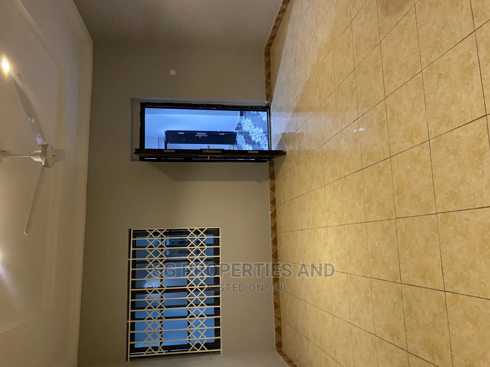 2bdrm Apartment in Kings Courts, Tema Metropolitan for rent
