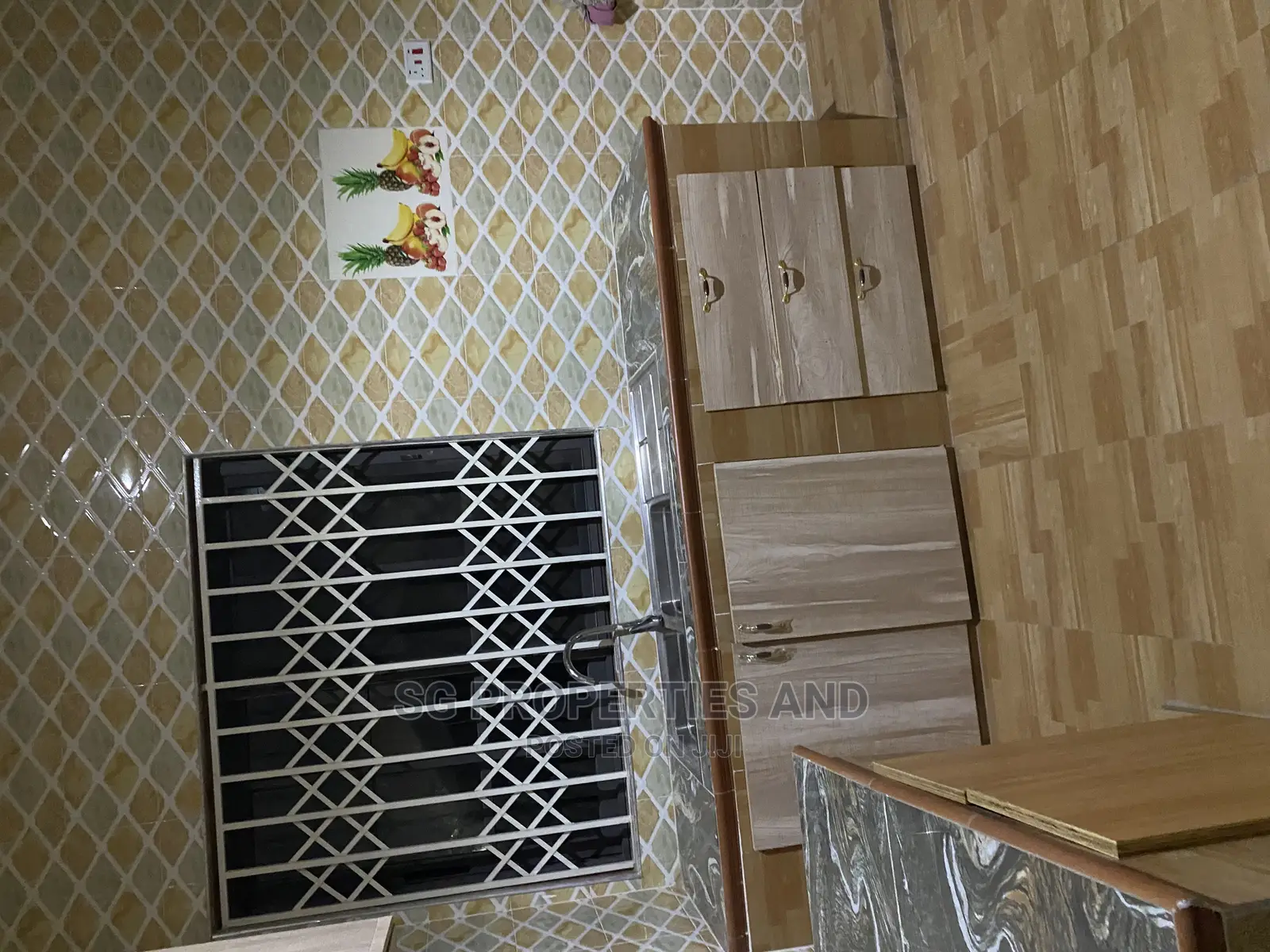2bdrm Apartment in Kings Courts, Tema Metropolitan for rent