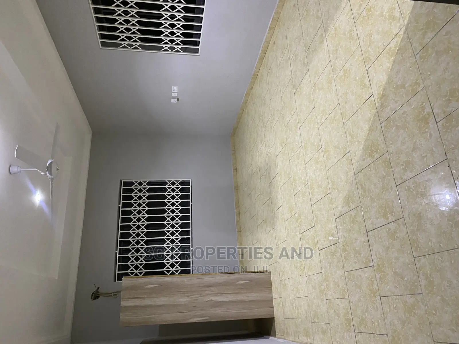 2bdrm Apartment in Kings Courts, Tema Metropolitan for rent
