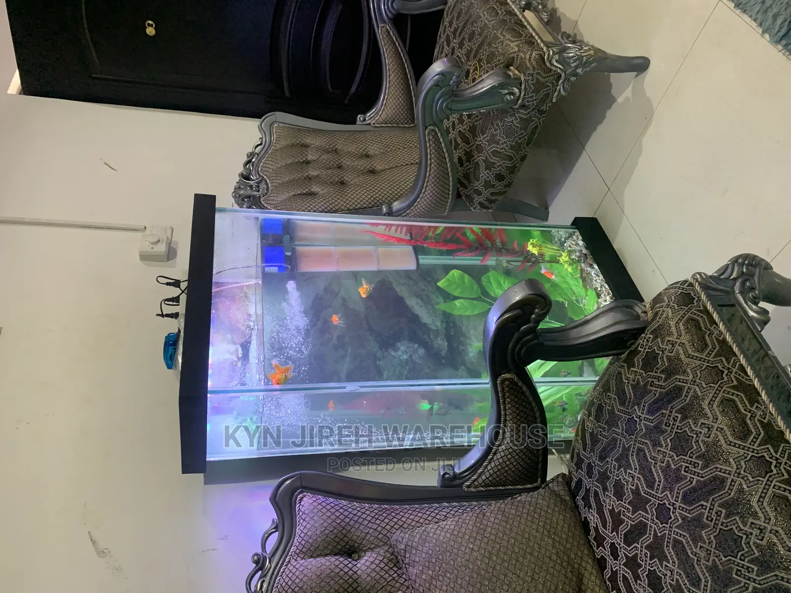Hitman Aquarium With 15 Fishes