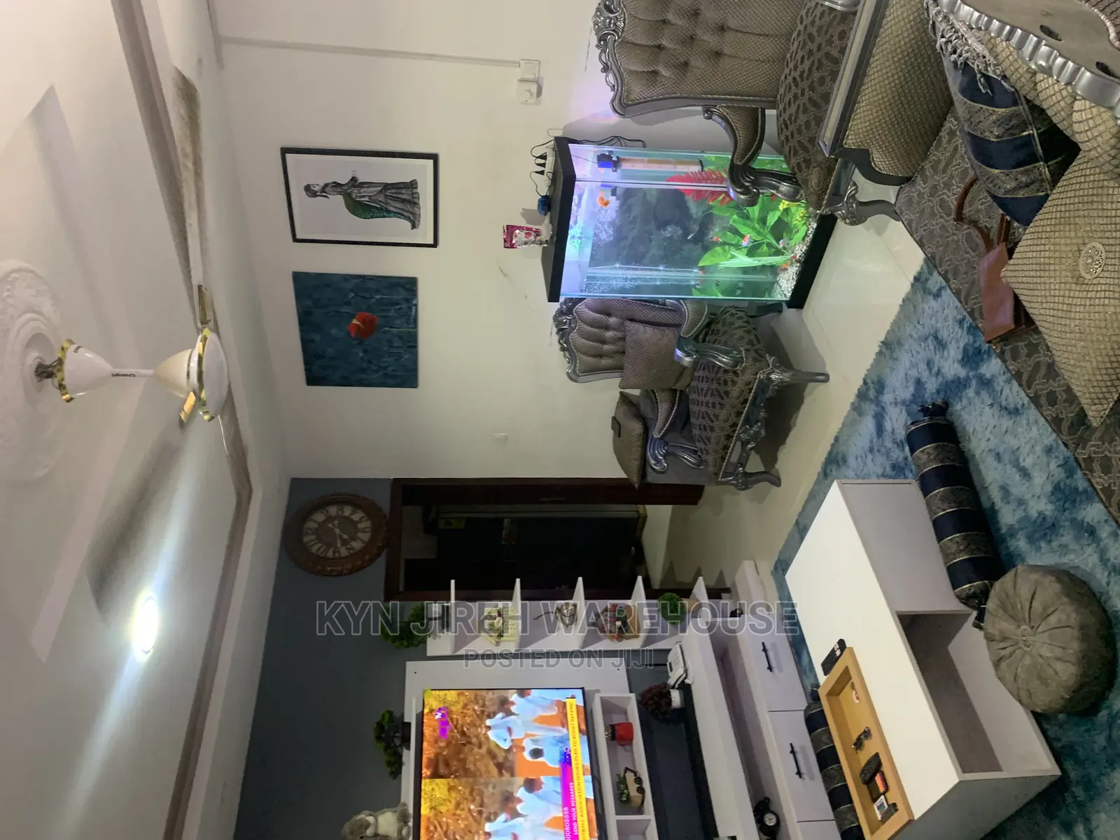 Hitman Aquarium With 15 Fishes