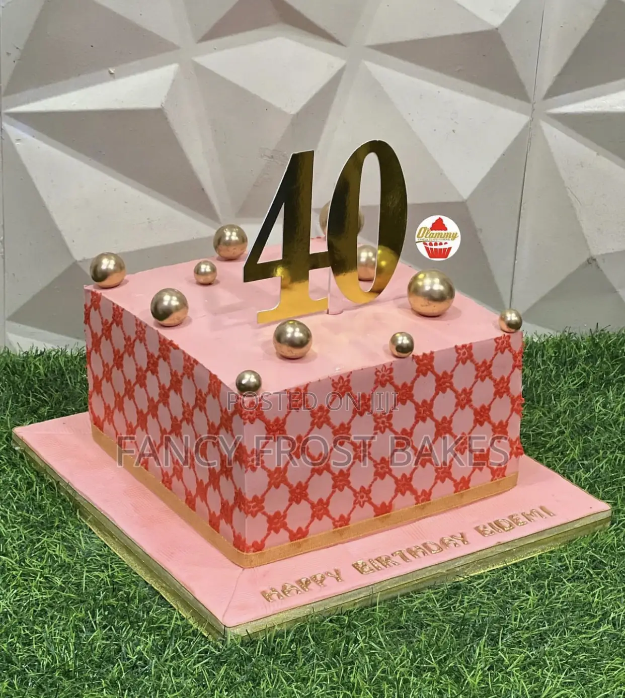 Luxurious Birthday and Wedding Cakes